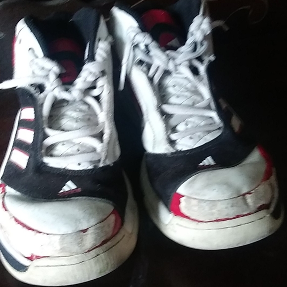 Adidas shoes - Picture 2 of 4